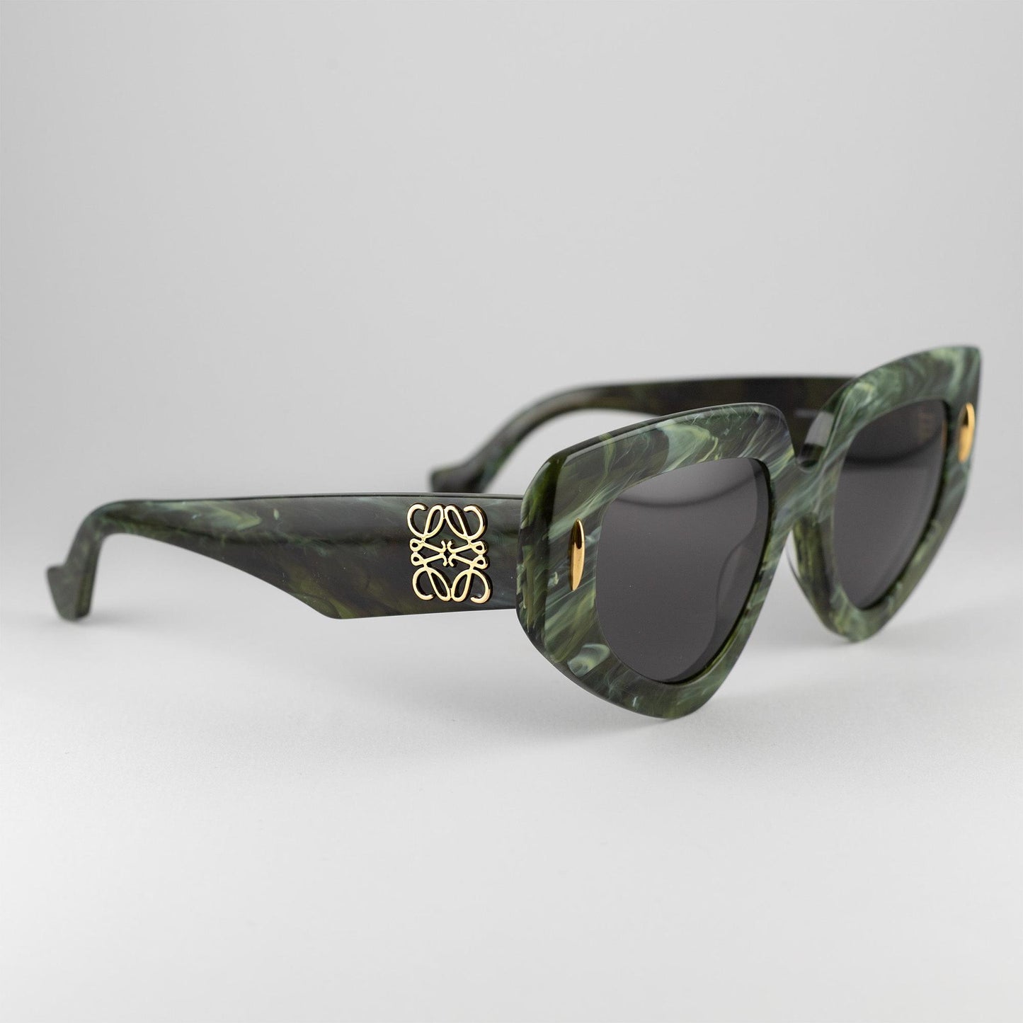 Occhiale da sole Loewe LW40155I 96A Olive - lato - Shop Ottica Mineo