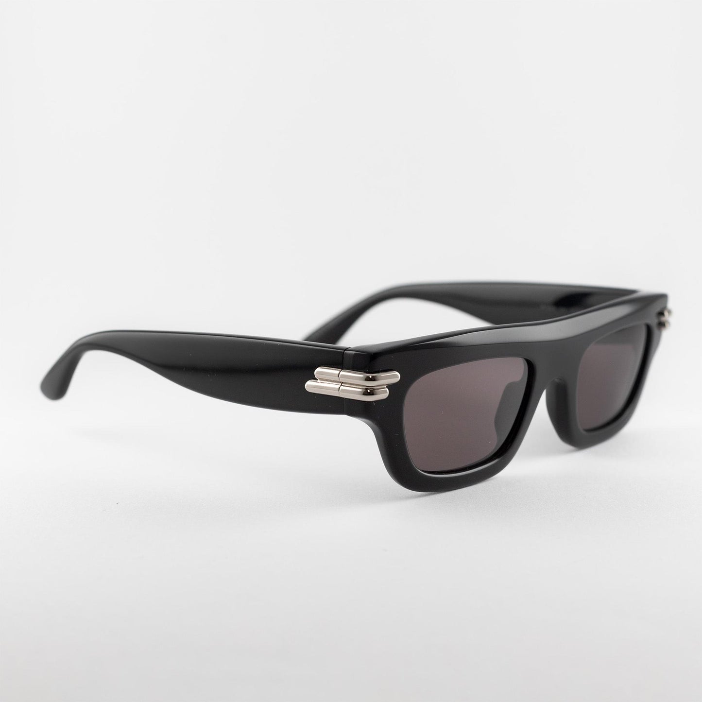 Occhiale da sole Bottega Veneta BV1321S 001 Black - lato - Shop Ottica Mineo