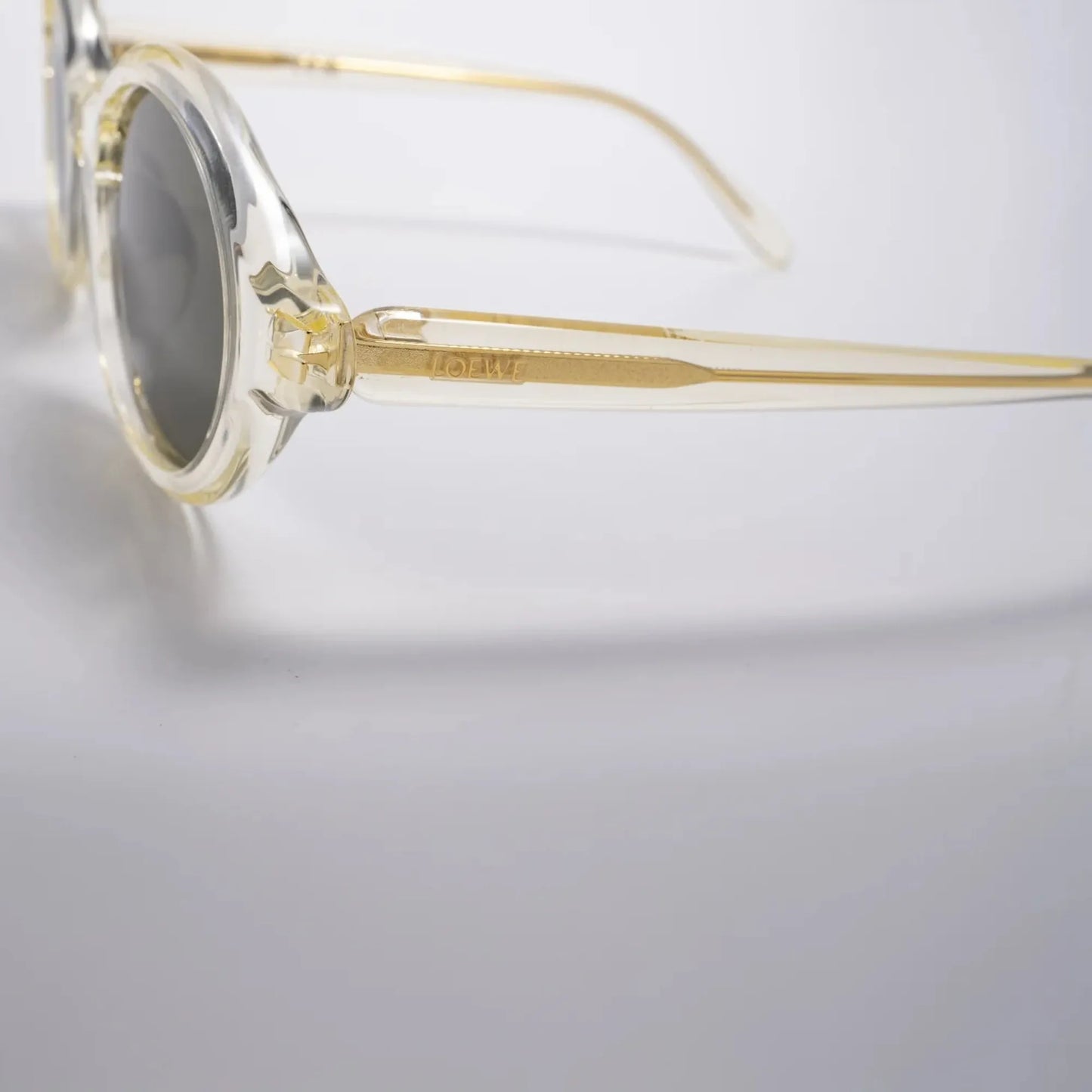 Occhiale da sole Loewe Slim LW40162U 57N Gold Light - dettaglio - Shop Ottica Mineo