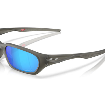 Occhiali da sole Oakley Terraforma OO9530 953002 Grigio Fumo Opaco rettangolari