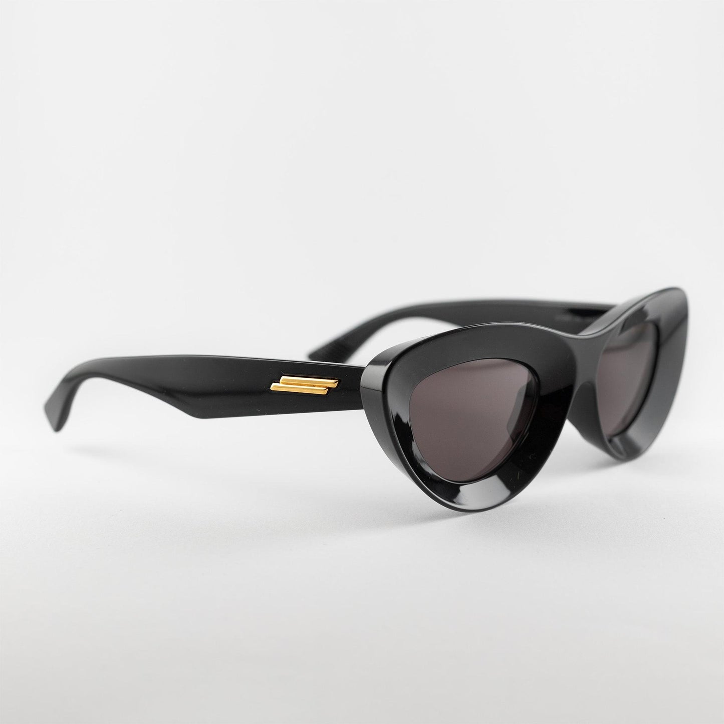 Occhiale da sole Bottega Veneta BV1325S 001 Black - lato - Shop Ottica Mineo