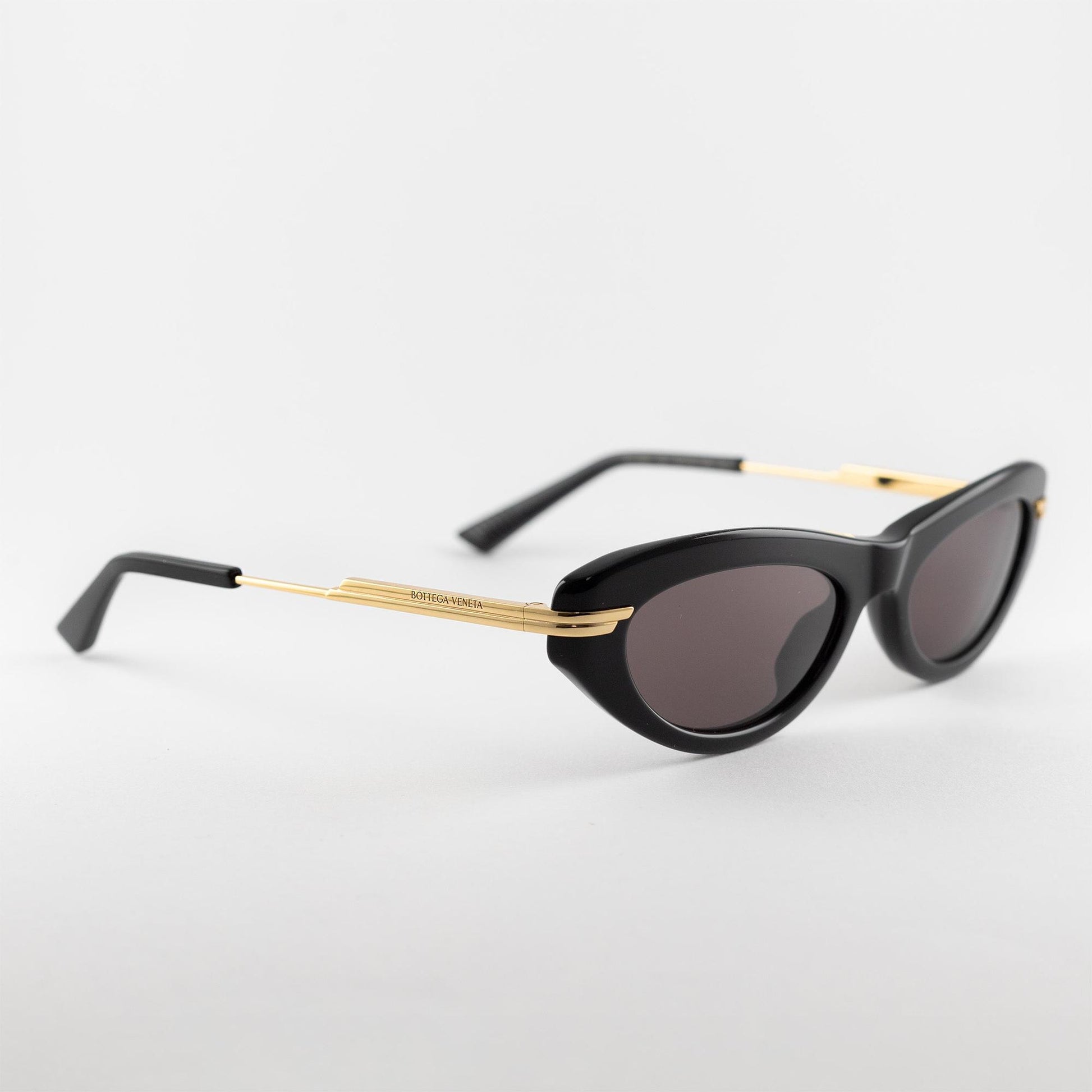 Occhiale da sole Bottega Veneta BV1368S 001 Black - lato - Shop Ottica Mineo