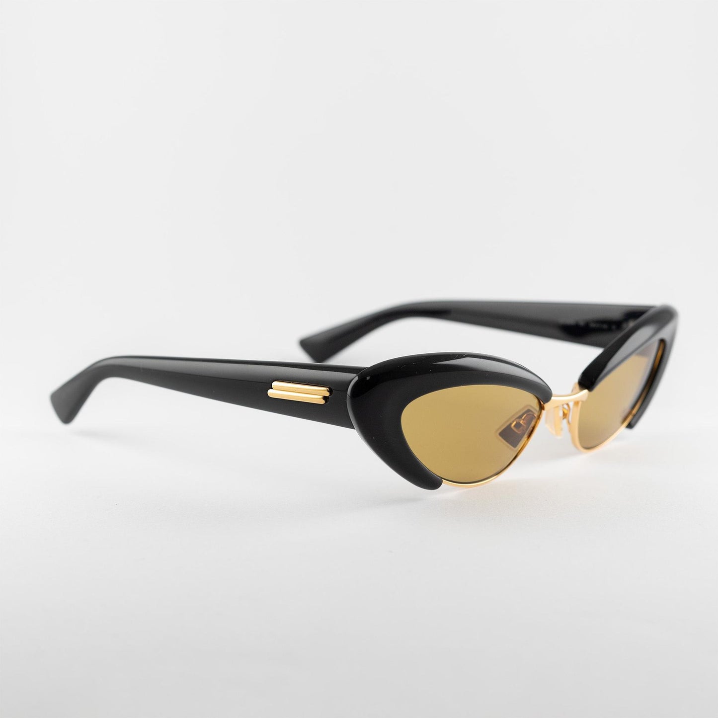 Occhiale da sole Bottega Veneta BV1387S 001 Black - lato - Shop Ottica Mineo