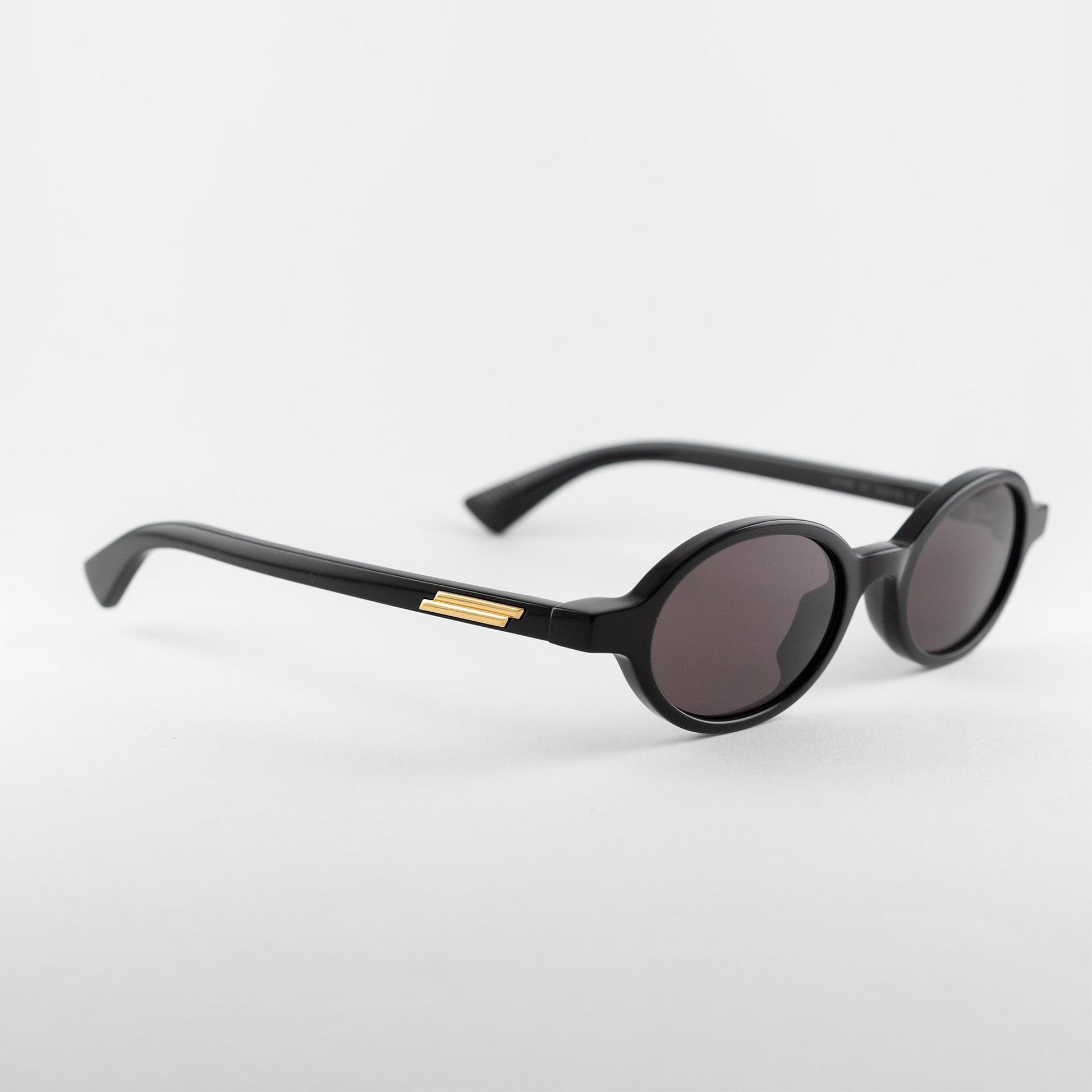 Occhiale da sole Bottega Veneta BV1388S 001 Black - lato - Shop Ottica Mineo