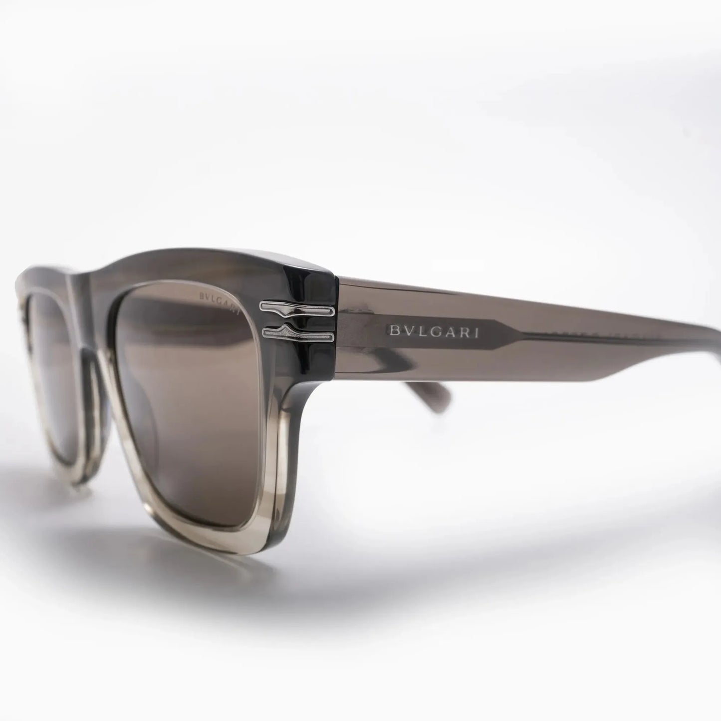 Occhiale da sole Bulgari BV40015I 65E Grey - dettaglio - Shop Ottica Mineo
