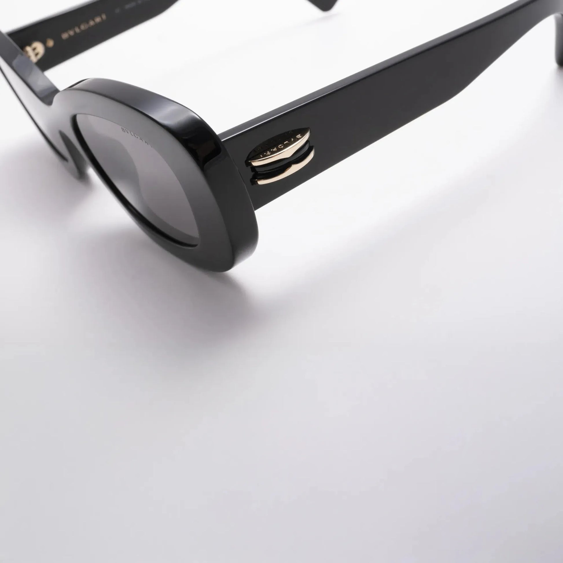 Occhiale da sole Bulgari BV40039I 01A Black - dettaglio - Shop Ottica Mineo