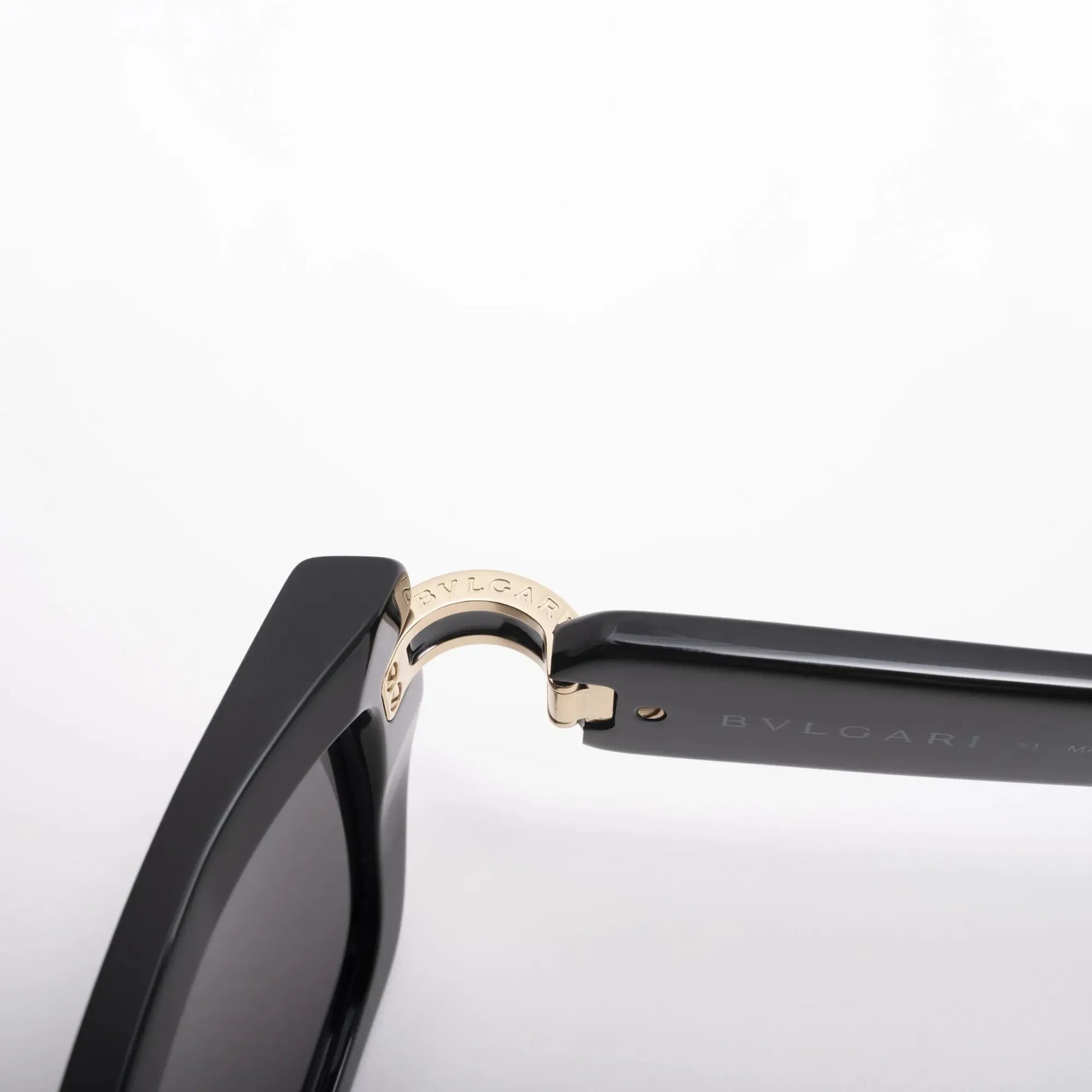 Occhiale da sole Bulgari BV40047I 01A Black - dettaglio - Shop Ottica Mineo