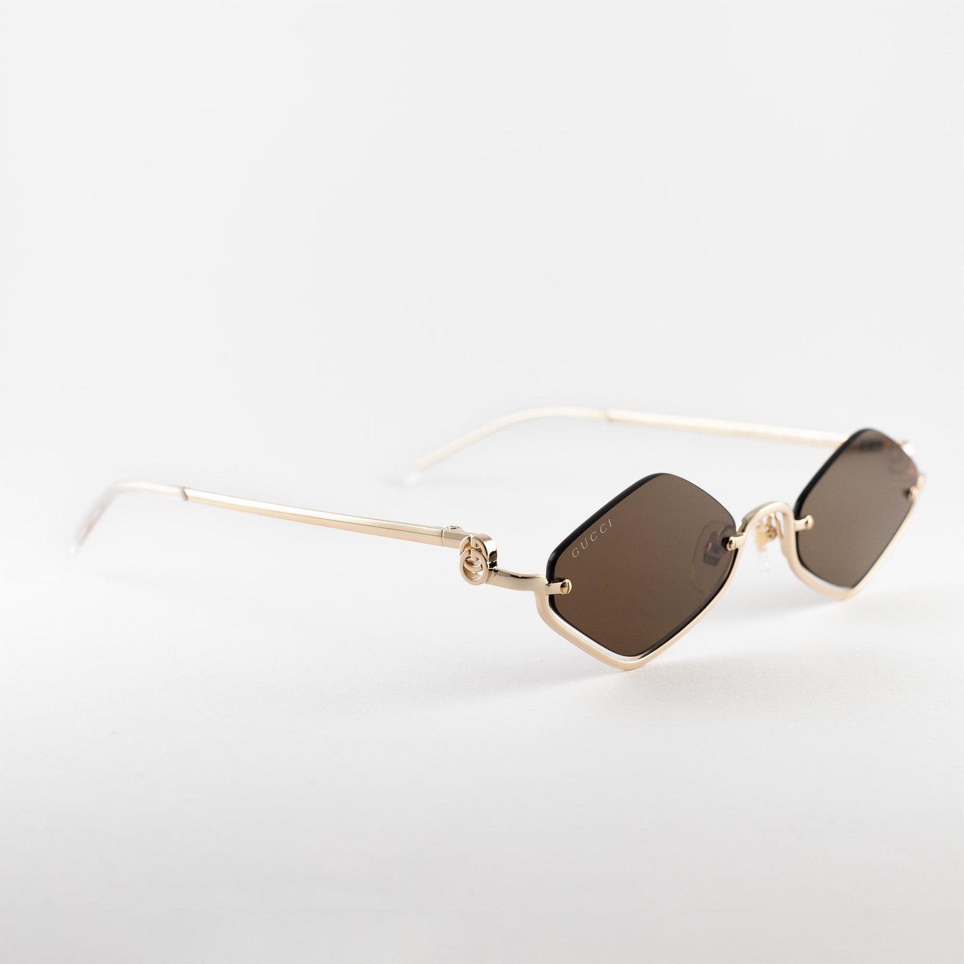 Occhiale da sole Gucci GG1604S 002 Gold - lato - Shop Ottica Mineo