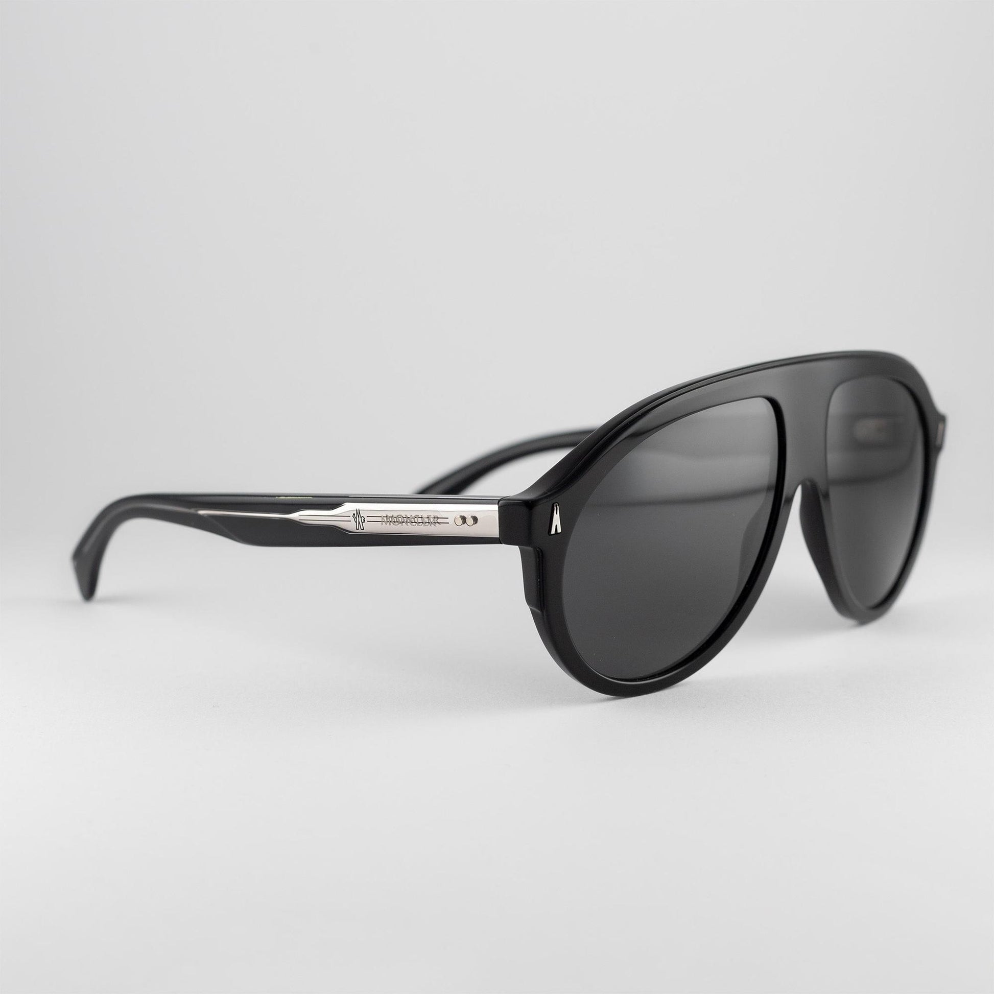Occhiale da sole Moncler ME6001 Fhaite 3001/87 Black - lato - Shop Ottica Mineo