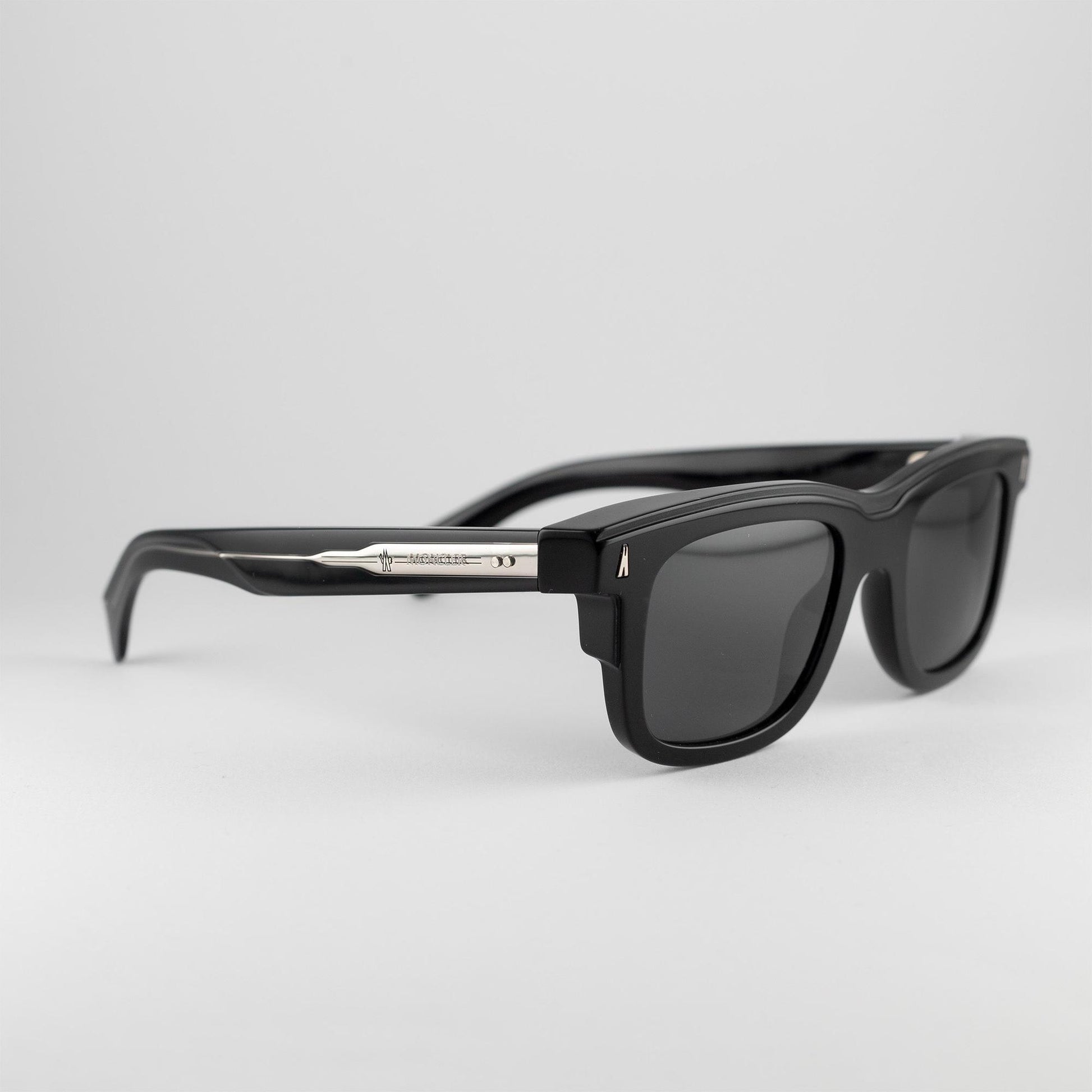 Occhiale da sole Moncler ME6004 3001/87 Black - lato - Shop Ottica Mineo
