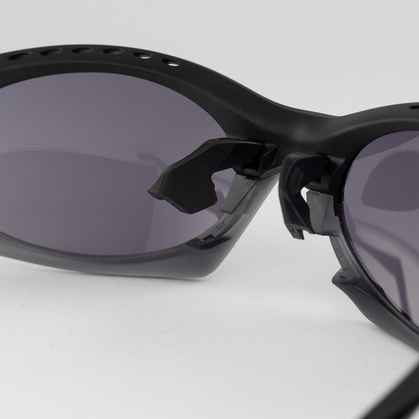 Occhiale da sole Oakley Plantaris OO9437 0163 Black - dettaglio4 - Shop Ottica Mineo