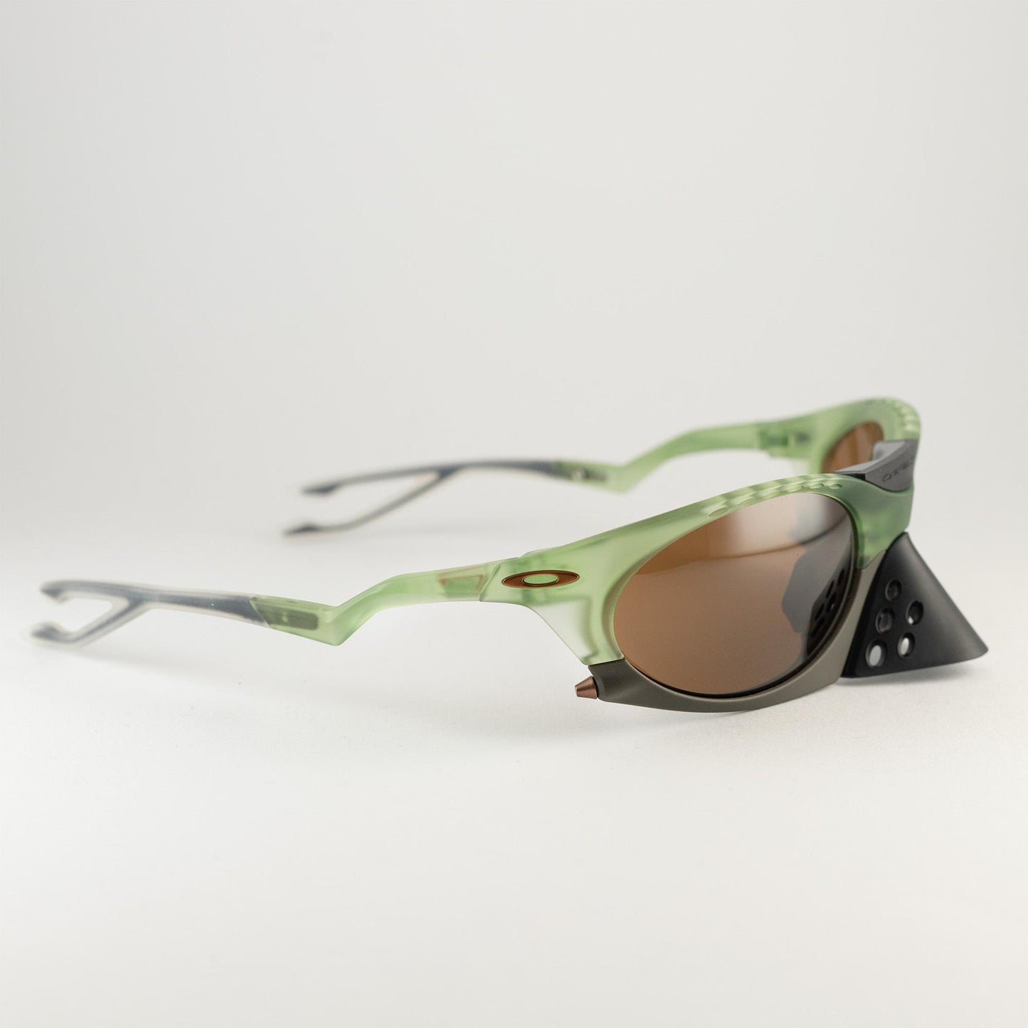 Occhiale da sole Oakley Plantaris OO9437 0363 Olive - lato - Shop Ottica Mineo