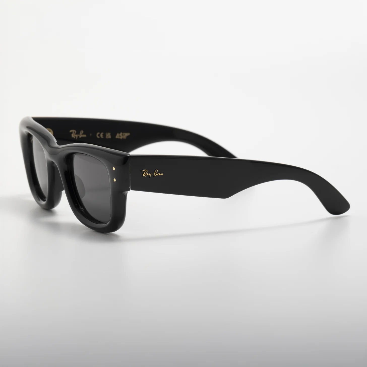 Occhiale da sole Ray-Ban Wayfarer Puffer RB4940 601/87 Black - lato - Shop Ottica Mineo