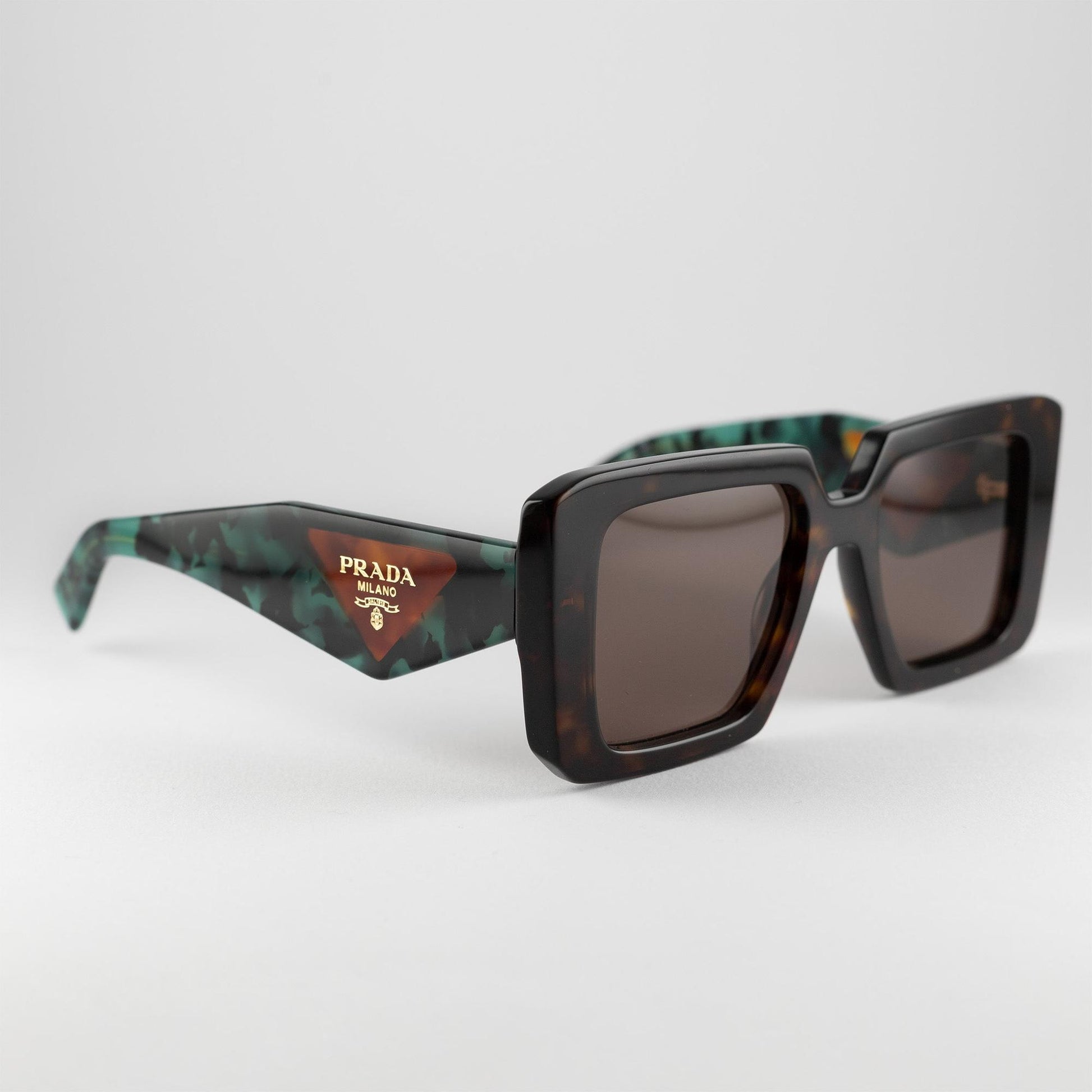 Occhiale da sole Prada SPR 23Y 2AU-06B Havana - lato - Shop Ottica Mineo