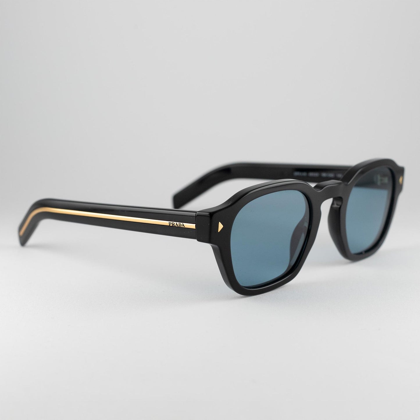 Occhiale da sole Prada SPR A16 16K-04D Black Polarized - lato - Shop Ottica Mineo
